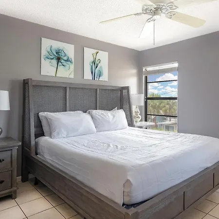 Coastal Condo Amazing Location! 50 Steps To The Beach Clearwater Beach Exterior photo