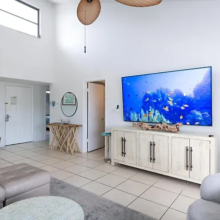 Coastal Condo Amazing Location! 50 Steps To The Beach Clearwater Beach Exterior photo