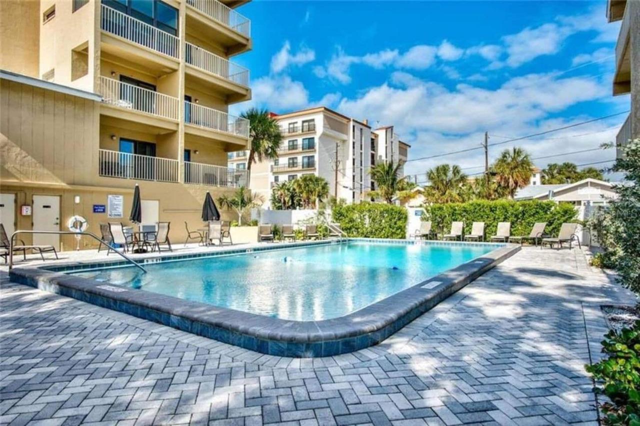 Coastal Amazing Location! 50 Steps To The Apartment