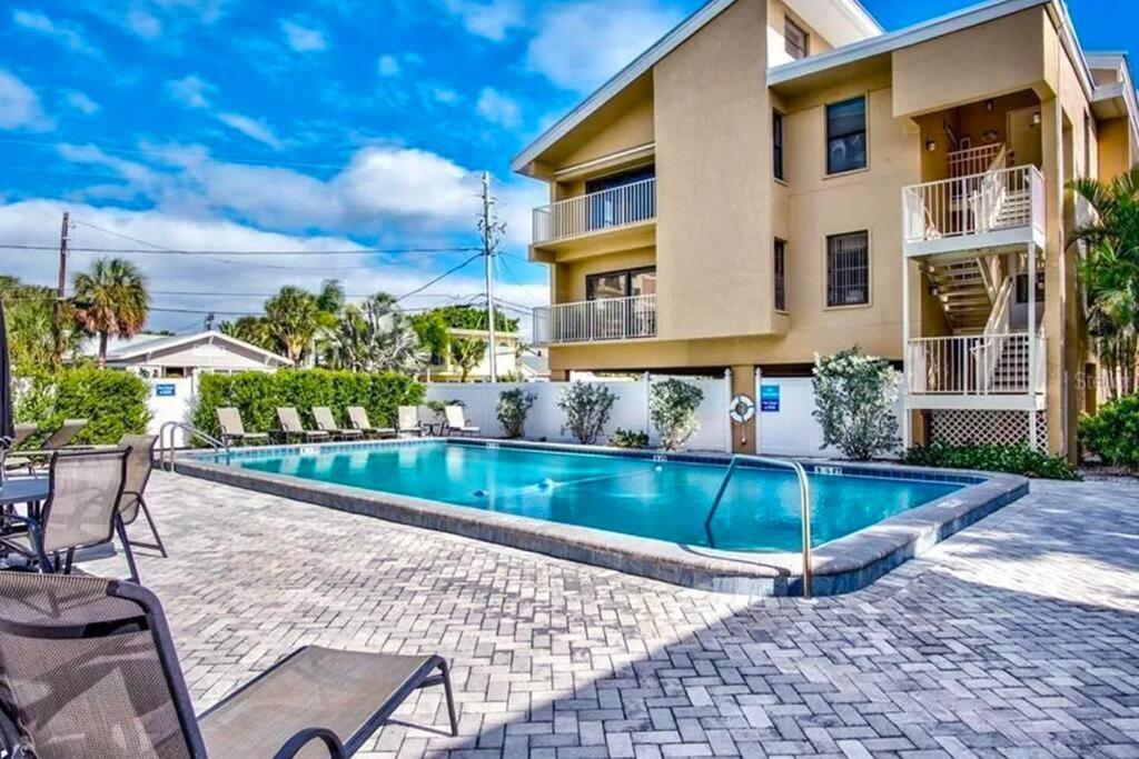 Coastal Amazing Location! 50 Steps To The Apartment *
