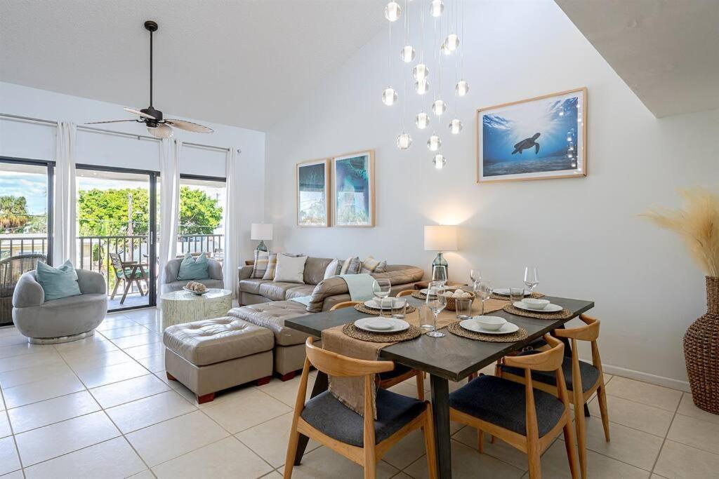 Apartment Coastal Amazing Location! 50 Steps To The Clearwater Beach
